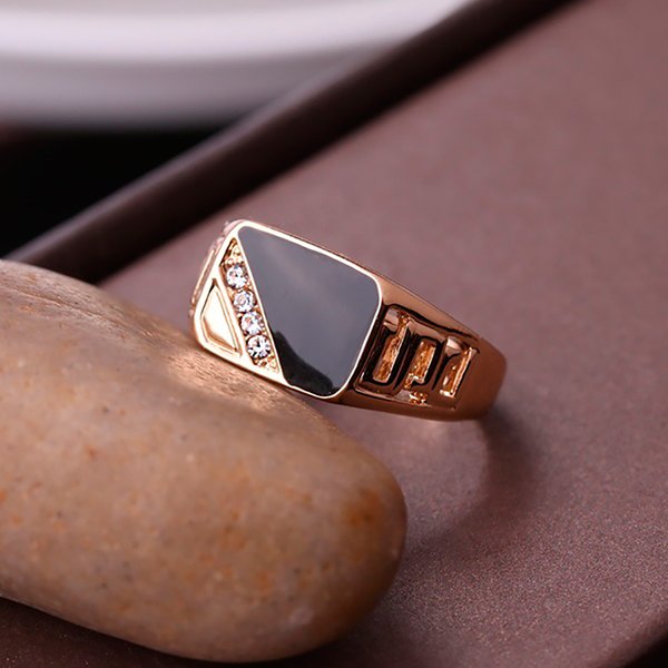 Ring aus 925er Sterling Silber Vergoldet 750er 18K Gold mit Edelstein Zirkonia Brillantschliff